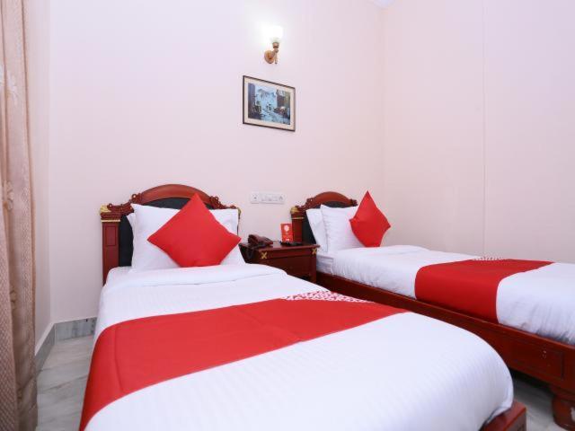 Karthika Residency Apartment Kochi Exterior photo