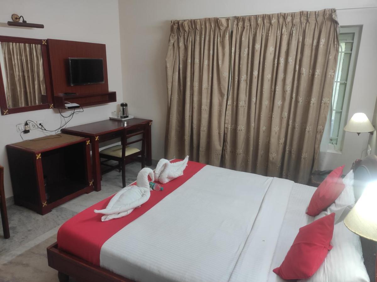 Karthika Residency Apartment Kochi Exterior photo